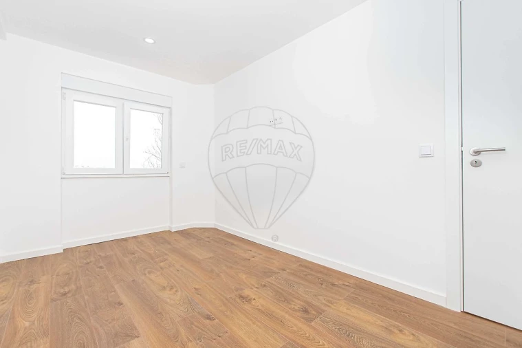 Apartamento T3 para Venda em Almada, Cova da Piedade, Pragal e Cacilhas Foto 17