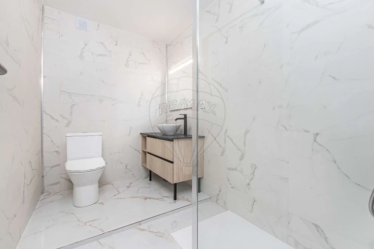 Apartamento T3 para Venda em Almada, Cova da Piedade, Pragal e Cacilhas Foto 12