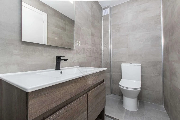 Apartamento T3 para Venda em Almada, Cova da Piedade, Pragal e Cacilhas Foto 14