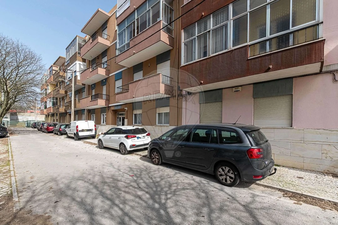 Apartamento T3 para Venda em Almada, Cova da Piedade, Pragal e Cacilhas Foto 6