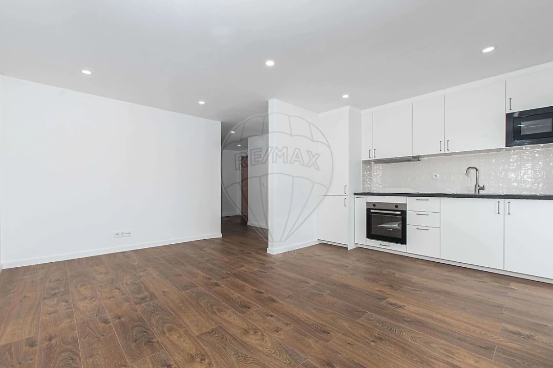 Apartamento T3 para Venda em Almada, Cova da Piedade, Pragal e Cacilhas Foto 25