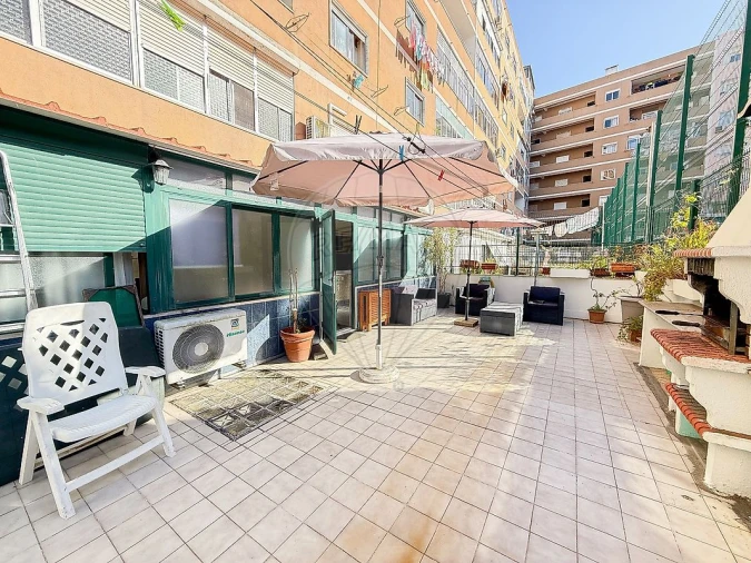 Apartamento T2 para Venda em Amora Foto 8