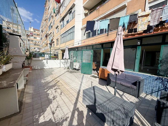 Apartamento T2 para Venda em Amora Foto 4