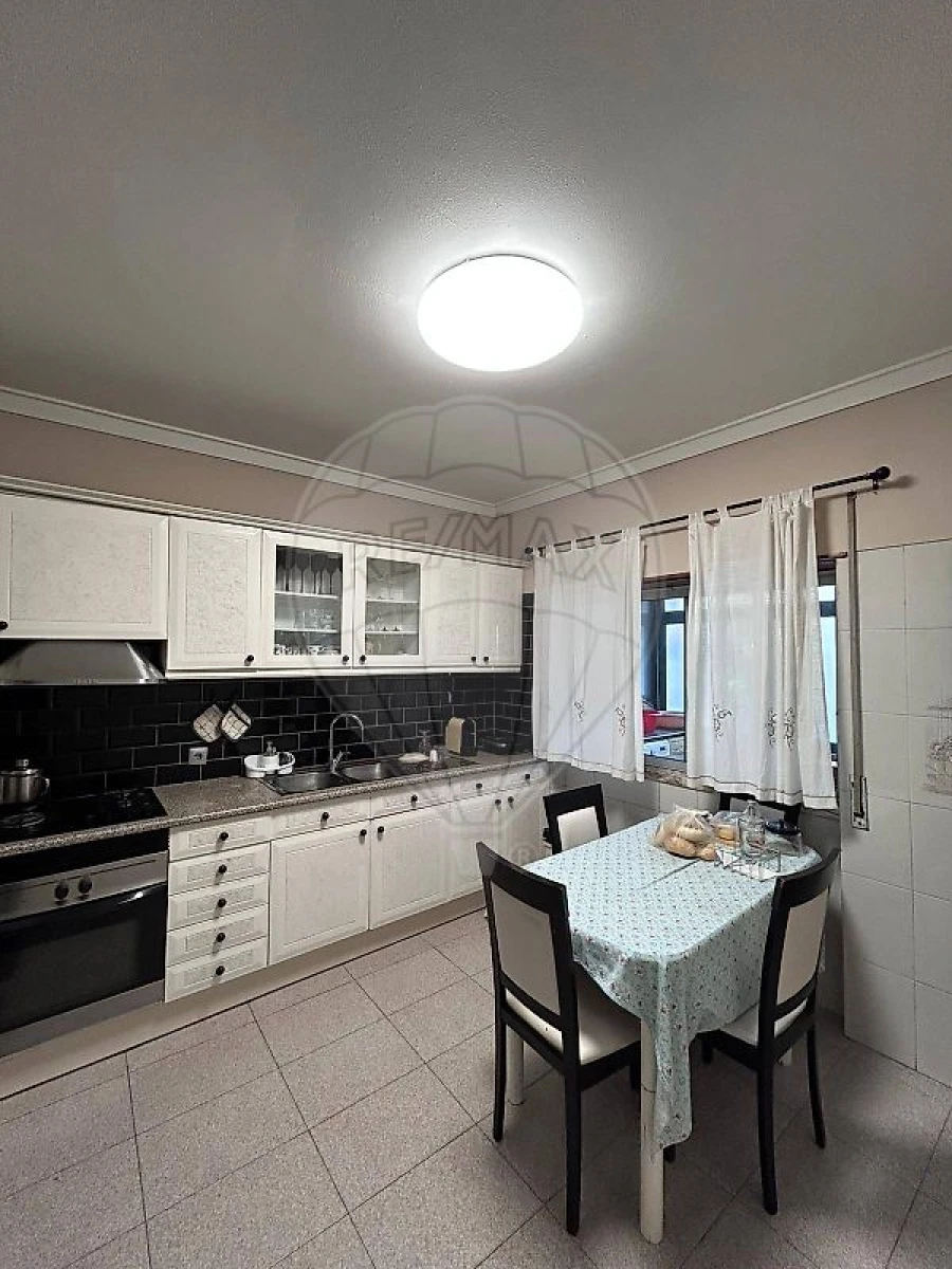 Apartamento T2 para Venda em Amora Foto 8