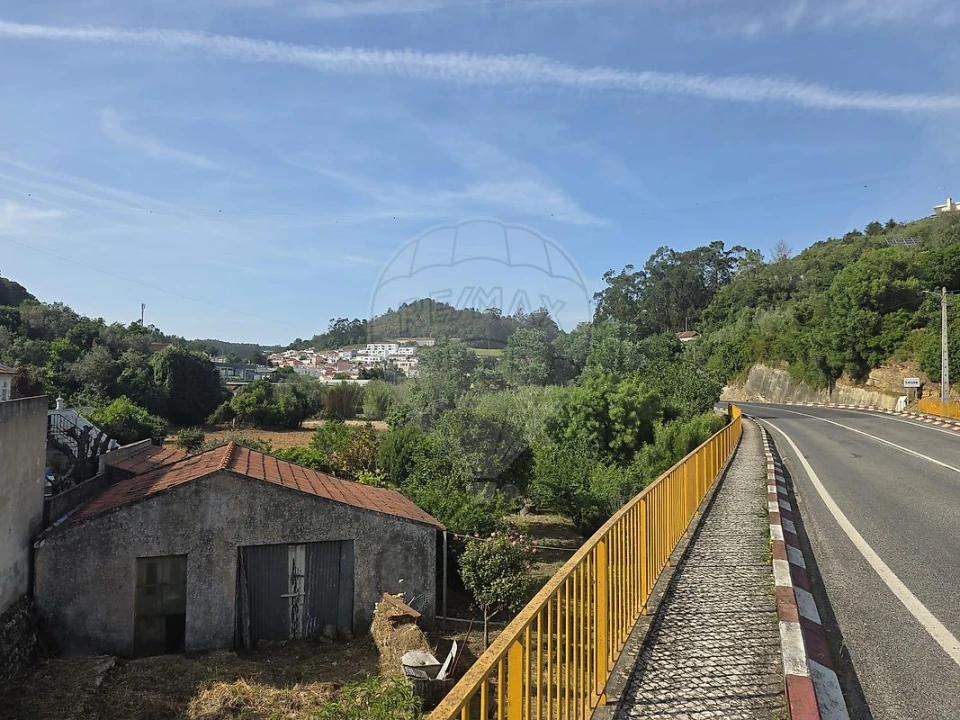Terreno para Venda em Lousa Foto 1