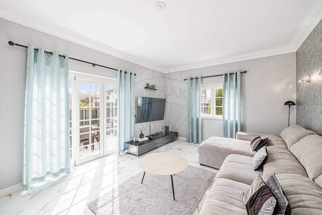 Moradia T4 para Venda em Santa Maria e São Miguel, São Martinho, São Pedro Penaferrim Foto 4