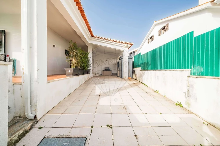 Moradia T4 para Venda em Santa Maria e São Miguel, São Martinho, São Pedro Penaferrim Foto 35