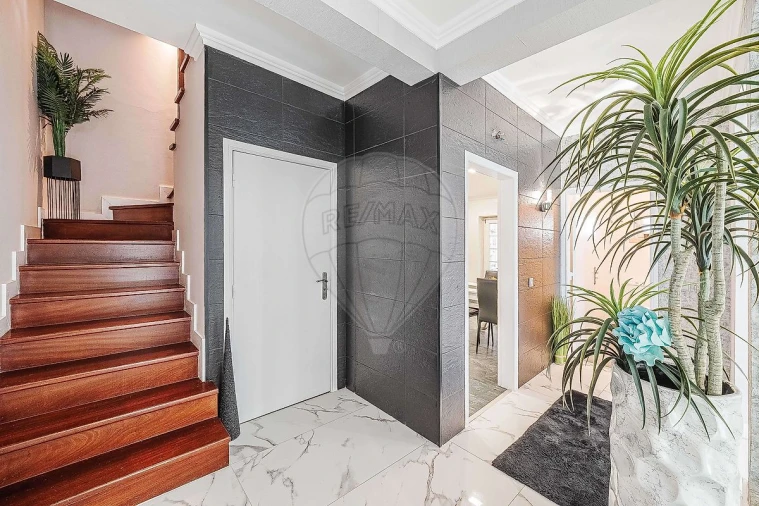 Moradia T4 para Venda em Santa Maria e São Miguel, São Martinho, São Pedro Penaferrim Foto 15