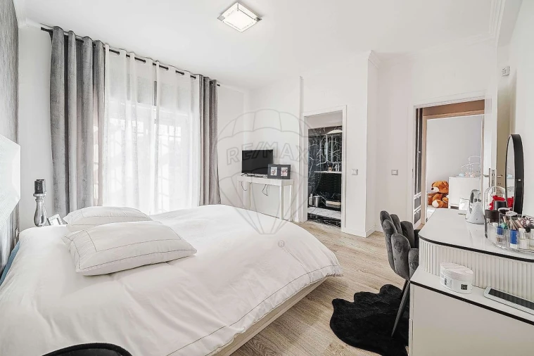 Moradia T4 para Venda em Santa Maria e São Miguel, São Martinho, São Pedro Penaferrim Foto 23