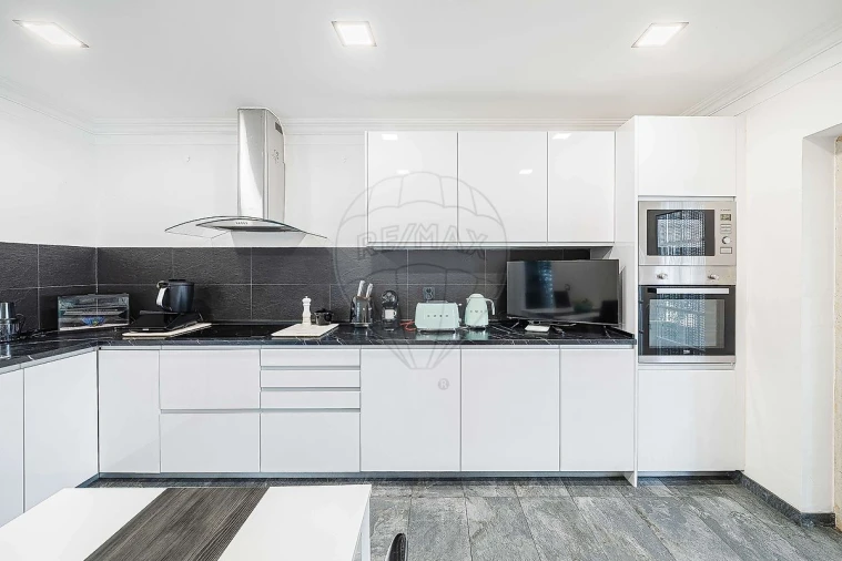 Moradia T4 para Venda em Santa Maria e São Miguel, São Martinho, São Pedro Penaferrim Foto 9