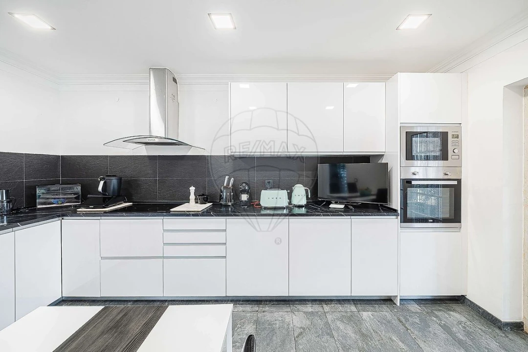 Moradia T4 para Venda em Santa Maria e São Miguel, São Martinho, São Pedro Penaferrim Foto 9