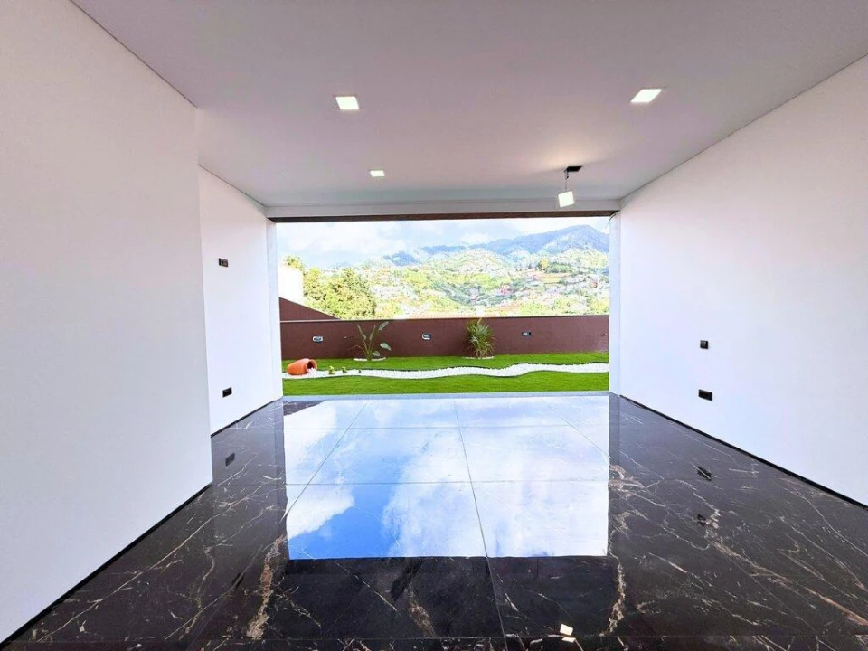 Moradia T3 para Venda em Santo Antonio Foto 18