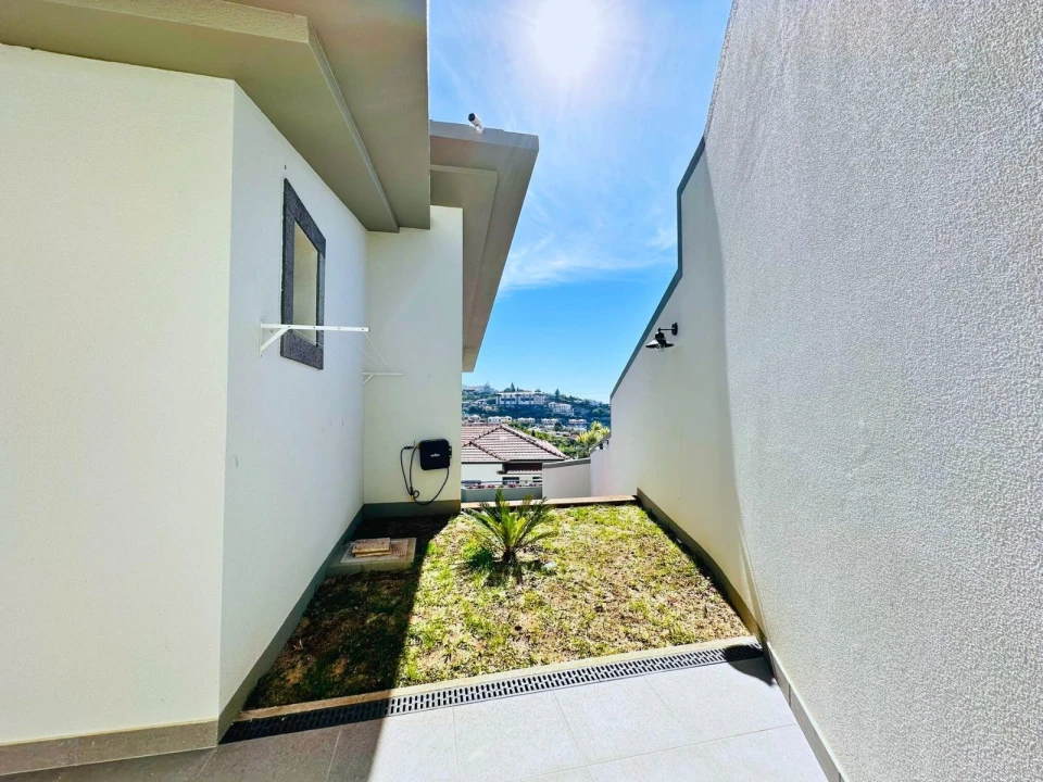 Moradia T3 para Venda em São Roque Foto 33