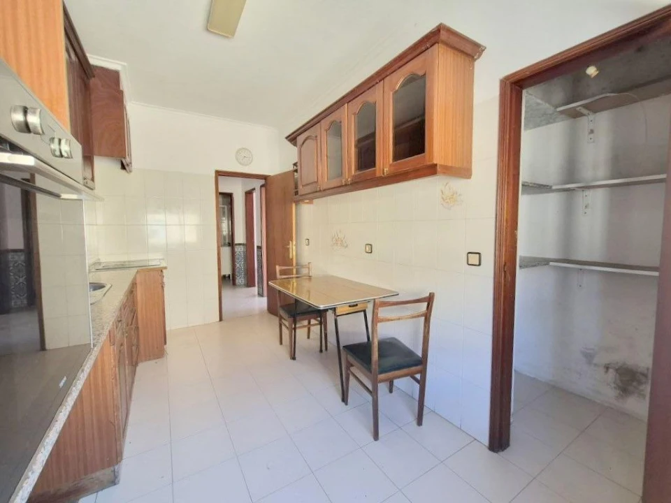 Apartamento T2 para Venda em Rio de Mouro Foto 5