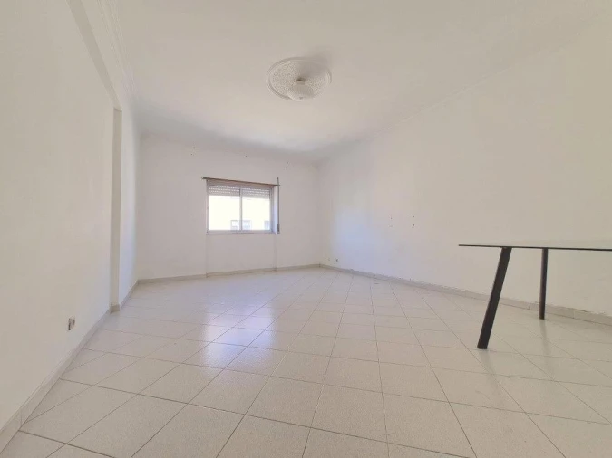 Apartamento T2 para Venda em Rio de Mouro Foto 2