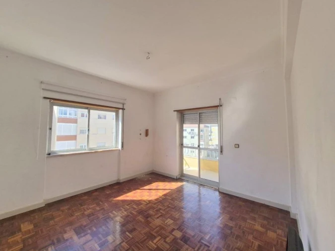 Apartamento T2 para Venda em Rio de Mouro Foto 7