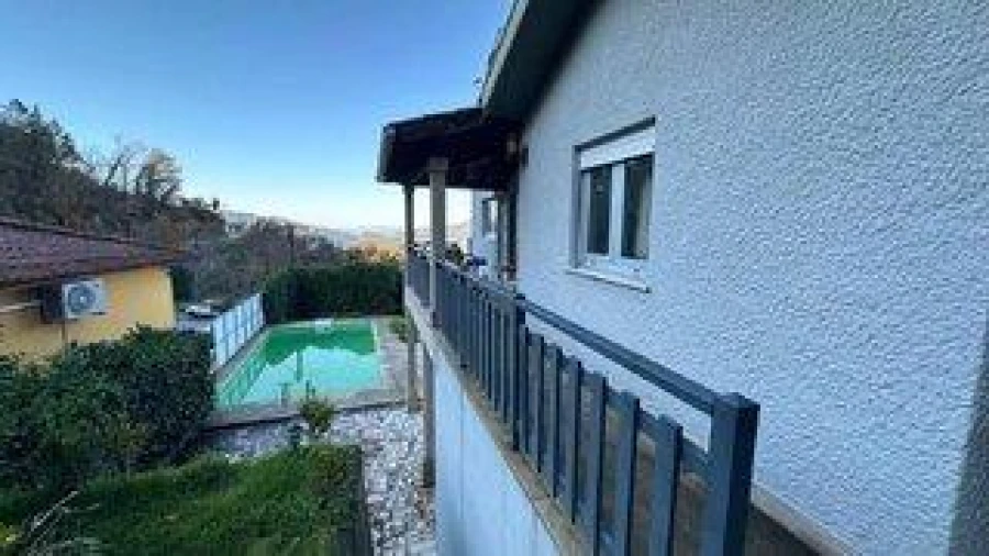 Moradia T2 para Venda em Ventosa e Cova Foto 4