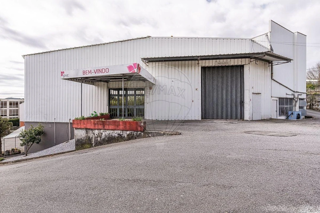 Armazém para Venda em Requião Foto 1