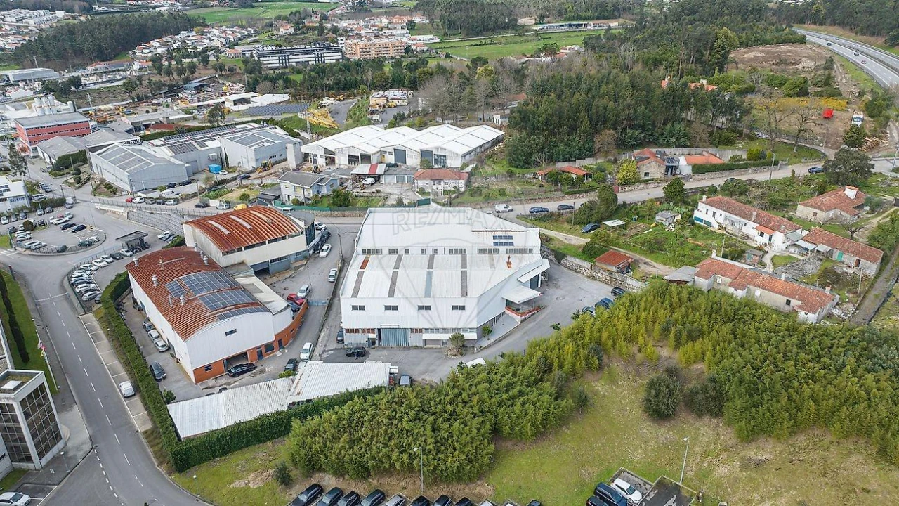 Armazém para Venda em Requião Foto 2
