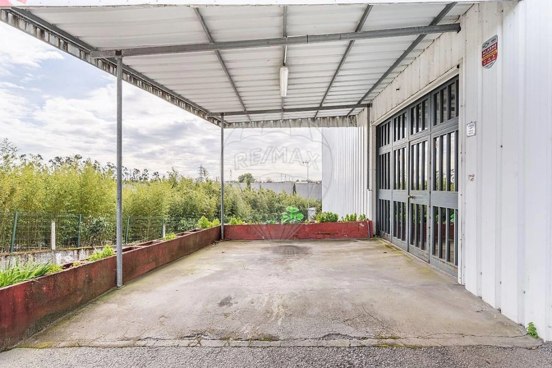 Armazém para Venda em Requião Foto 20