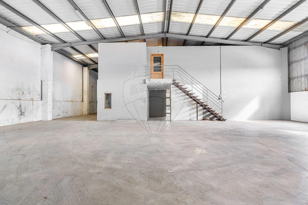 Armazém para Venda em Requião Foto 21