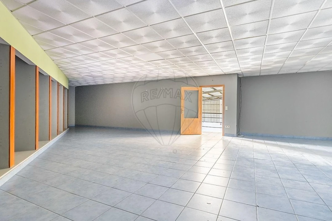 Armazém para Venda em Requião Foto 24