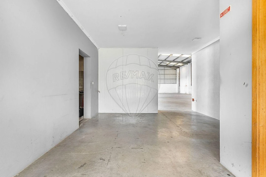 Armazém para Venda em Requião Foto 9