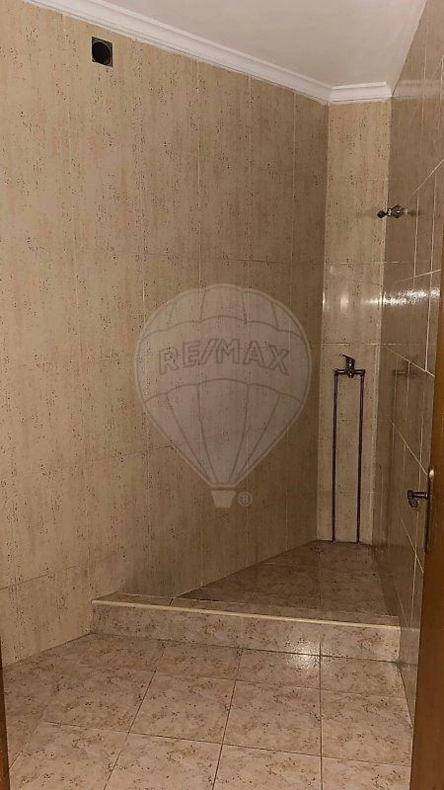 Armazém para Venda em Requião Foto 16