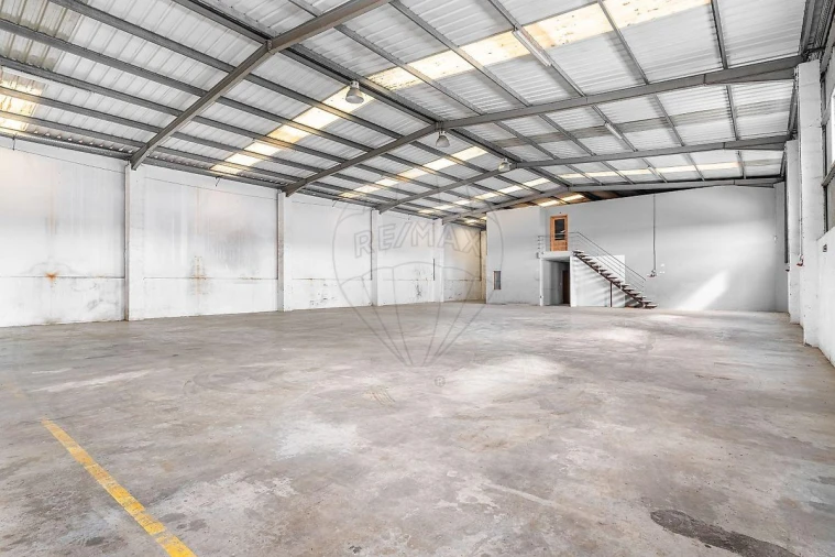 Armazém para Venda em Requião Foto 13