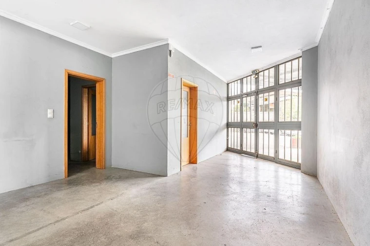 Armazém para Venda em Requião Foto 18