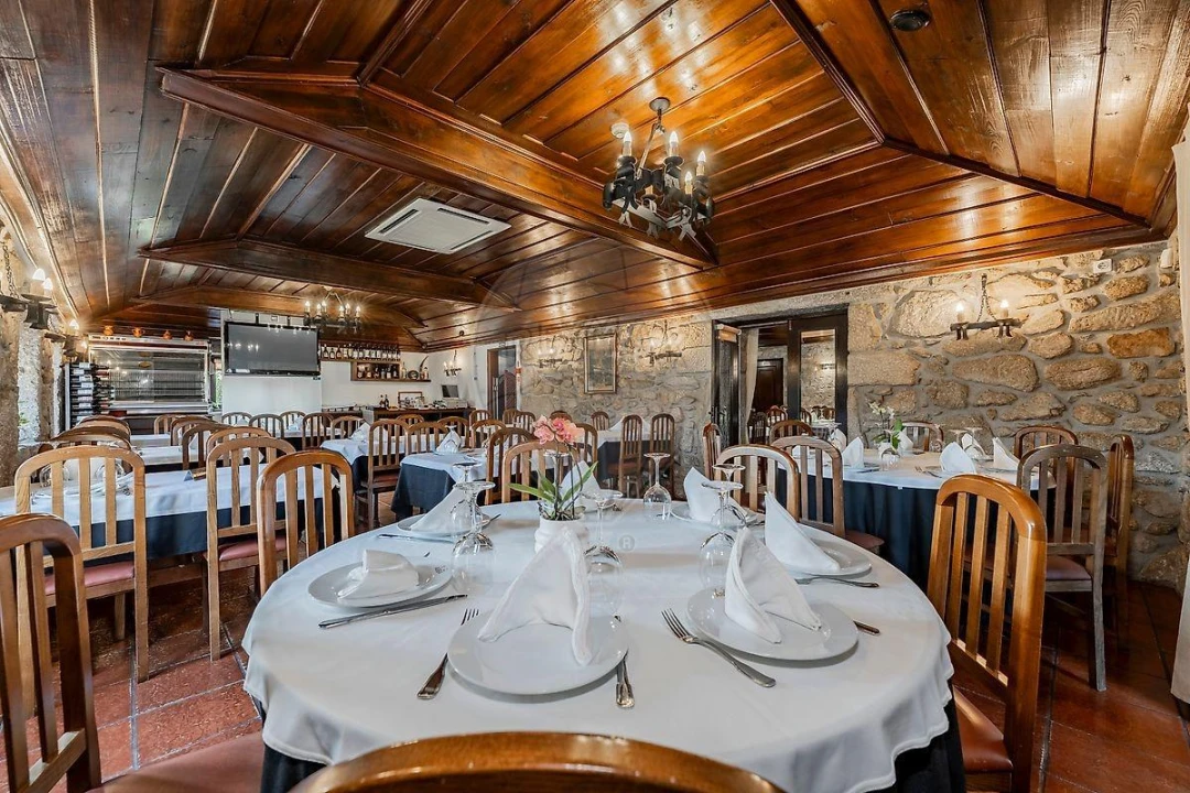 Moradia T4 para Venda em Águas Santas e Moure Foto 16