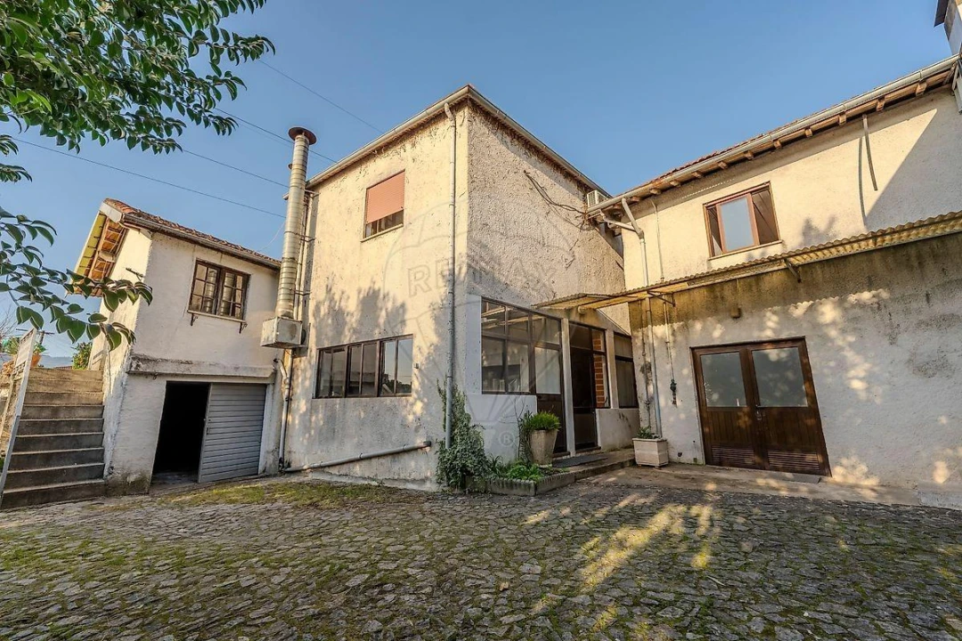 Moradia T4 para Venda em Águas Santas e Moure Foto 32