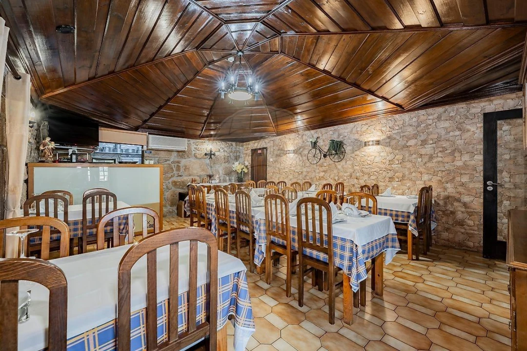 Moradia T4 para Venda em Águas Santas e Moure Foto 8