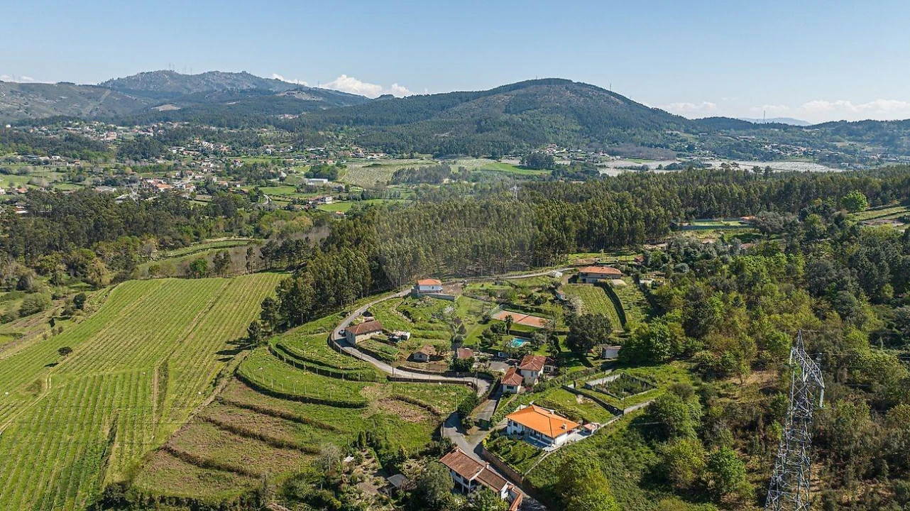 Terreno para Venda em Águas Santas e Moure Foto 14