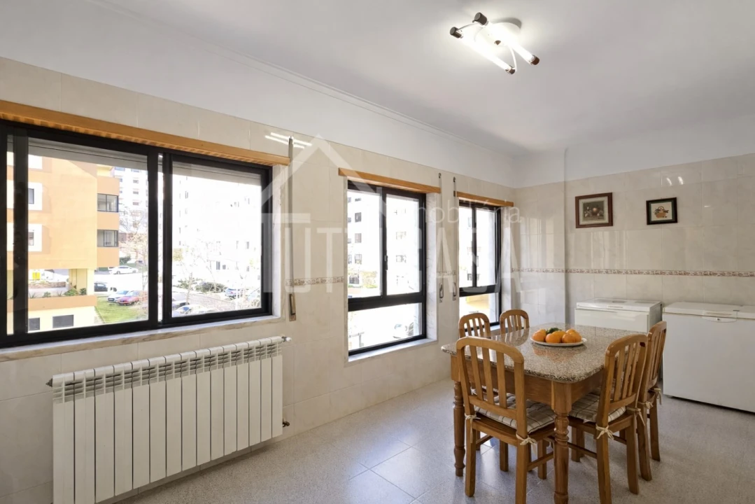 Apartamento T3 para Venda em Póvoa de Santa Iria e Forte da Casa Foto 2