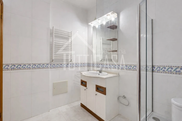 Apartamento T3 para Venda em Póvoa de Santa Iria e Forte da Casa Foto 23