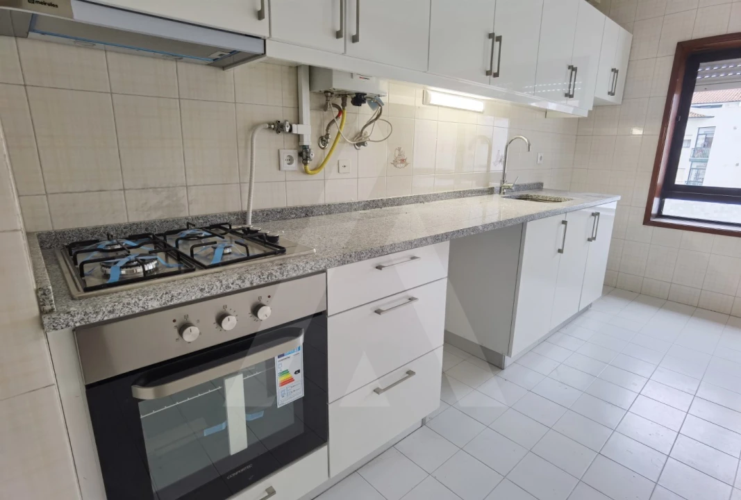 Apartamento T3 para Arrendamento em Glória e Vera Cruz Foto 8