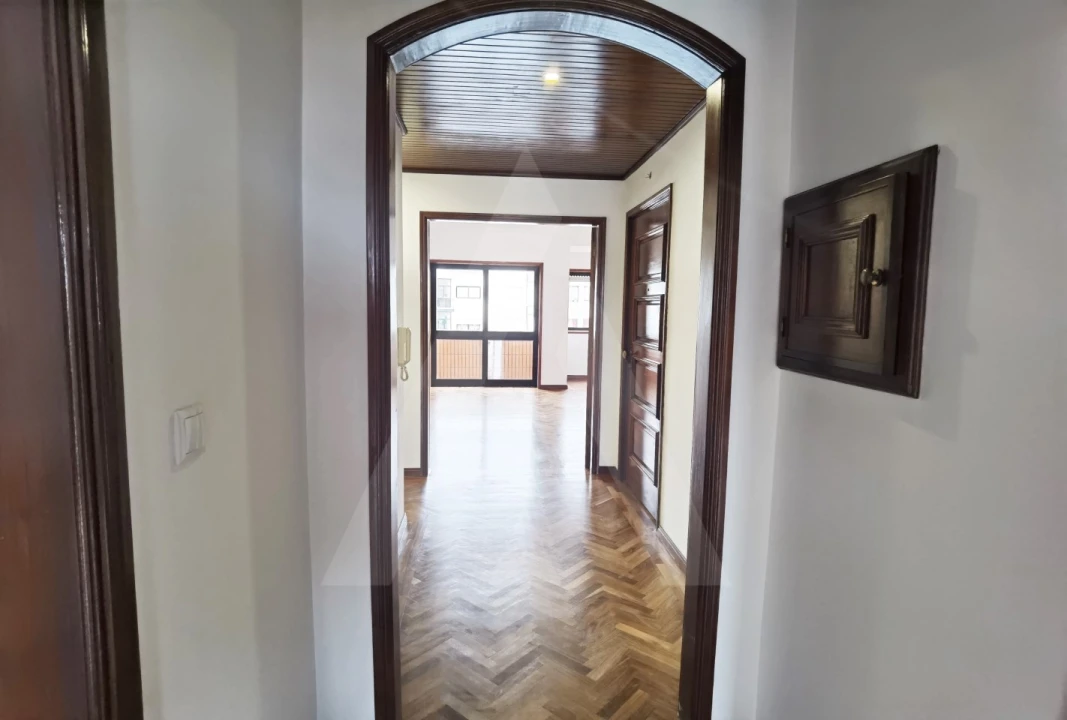 Apartamento T3 para Arrendamento em Glória e Vera Cruz Foto 9