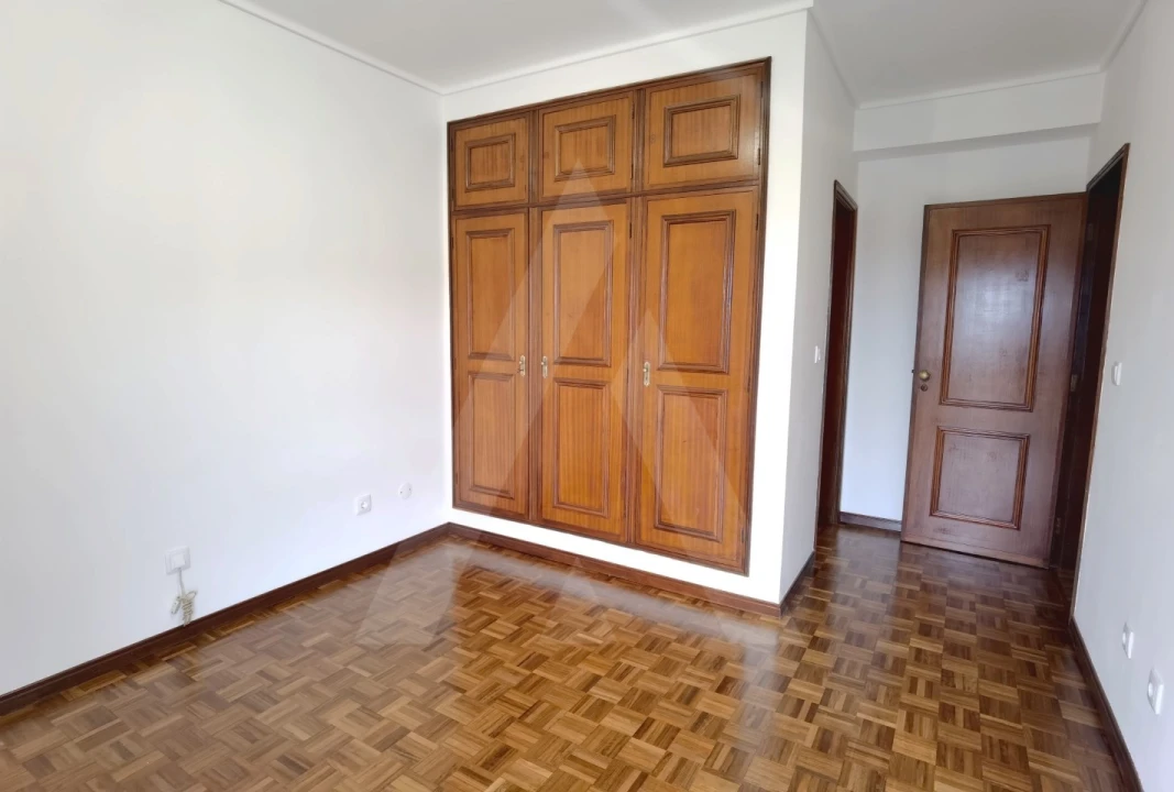 Apartamento T3 para Arrendamento em Glória e Vera Cruz Foto 11