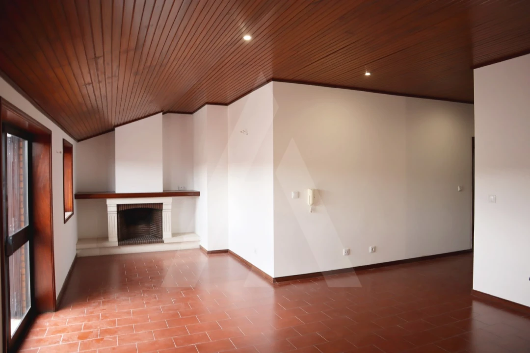 Apartamento T3 para Arrendamento em Glória e Vera Cruz Foto 22