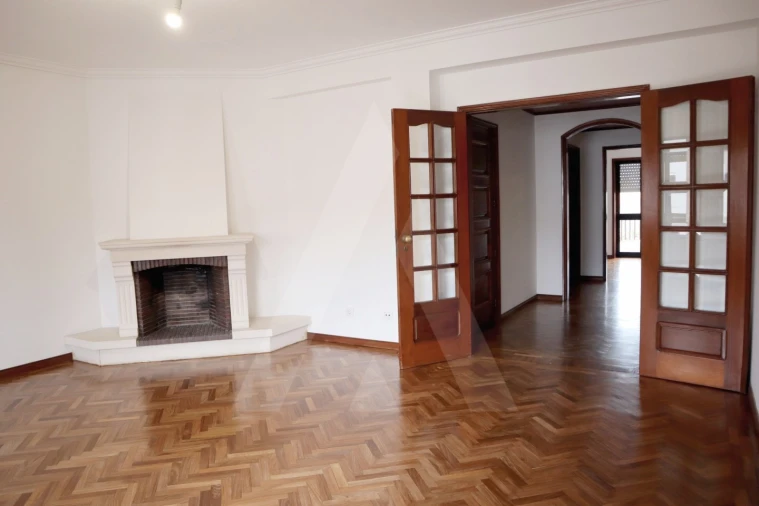 Apartamento T3 para Arrendamento em Glória e Vera Cruz Foto 1