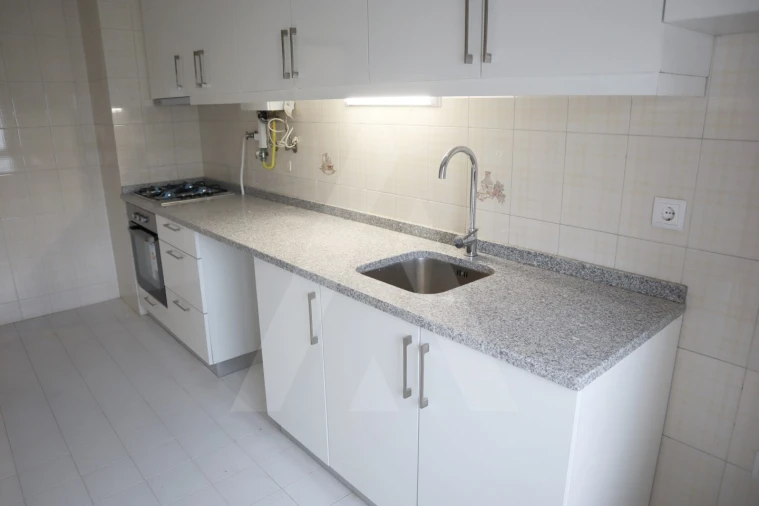 Apartamento T3 para Arrendamento em Glória e Vera Cruz Foto 7