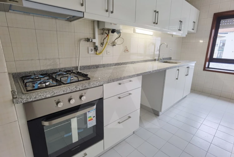 Apartamento T3 para Arrendamento em Glória e Vera Cruz Foto 8