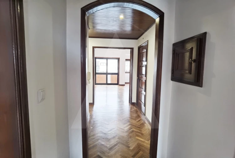 Apartamento T3 para Arrendamento em Glória e Vera Cruz Foto 9