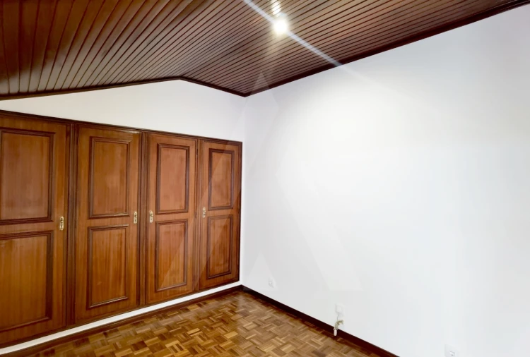 Apartamento T3 para Arrendamento em Glória e Vera Cruz Foto 26