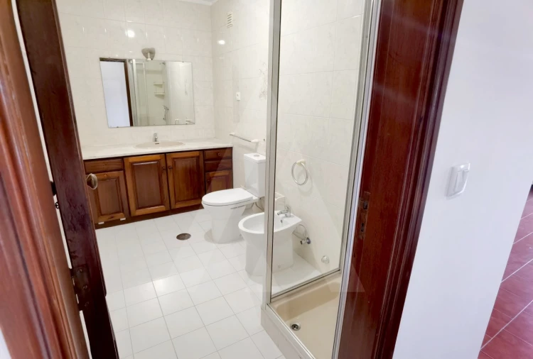 Apartamento T3 para Arrendamento em Glória e Vera Cruz Foto 29