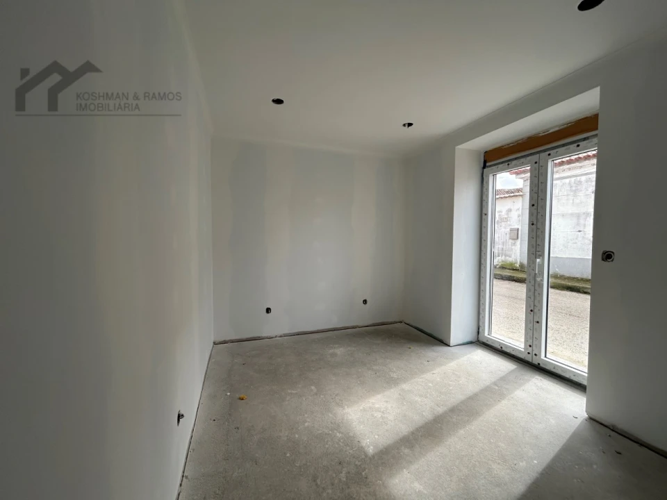 Moradia T2 para Venda em A dos Cunhados e Maceira Foto 11