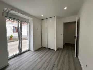 Moradia T2 para Venda em A dos Cunhados e Maceira