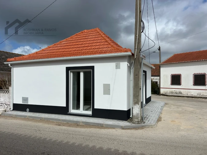 Moradia T2 para Venda em A dos Cunhados e Maceira Foto 4