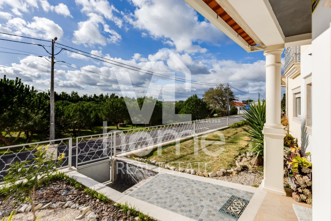 Moradia T4 para Venda em Parceiros e Azoia Foto 38